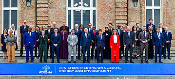 Gruppenbild der G7 Umwelt-, Klimaschutz- und Energieministerinnen und -minister in Torino