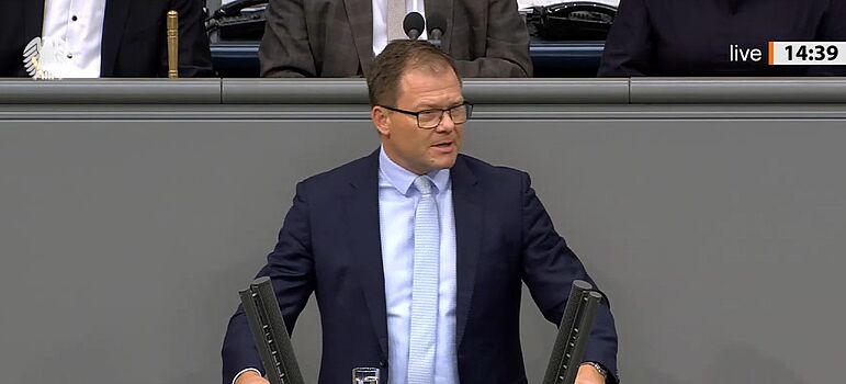 Carsten Schneider während seiner Regierungserklärung Carsten Schneider während seiner Regeirungserklärung